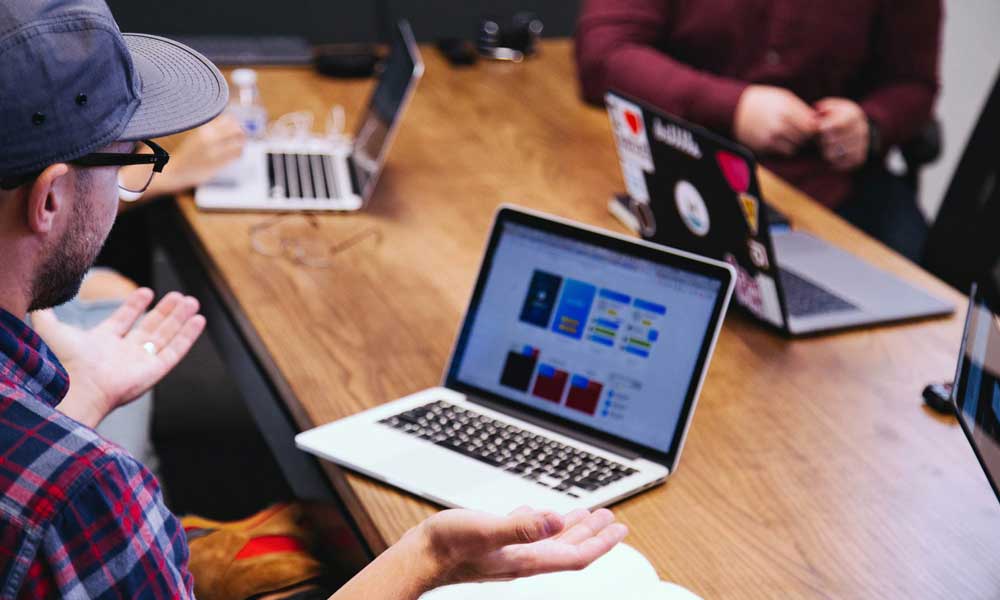 对于一般客户，我们通过用简单的语言代替技术术语来提供易于理解的解释，一旦客户满意，我们就提交报价