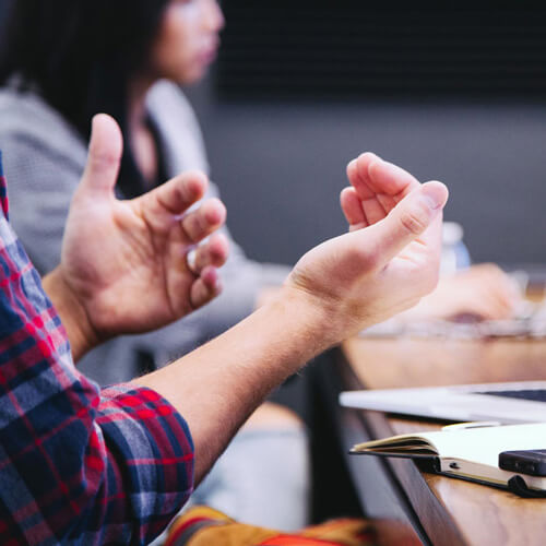 我们公司已经营业超过15年，拥有许多工作地点和业务合作伙伴。由于我们与客户的友好关系，我们有很多回头客，并且会按照合同将项目完成到底
