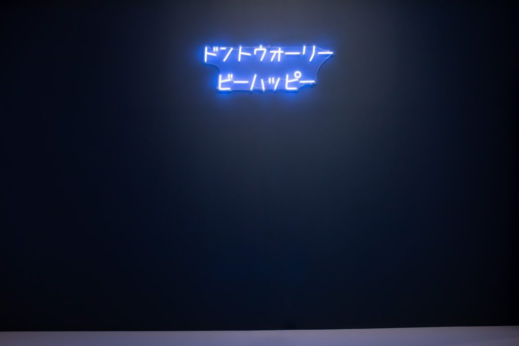 
日本建筑公司  我们公司 关东装社 已有 16 年的历史，是一家综合性建筑公司。
我们的客户范围广泛，从大型机场设施、商业设施和公共机构到个人商店、公寓、酒店、店铺和私人室内工程。我们与设计师、律师、行政书士、房地产公司和危机管理公司合作，因此可以在多个领域为客户提供帮助。  我们公司成功解决了许多在日本生活的中国人所担心的问题。  1.客人想雇用日本建筑公司，但不知道如何寻找。
2.担心语言不通，不能完美的理解。
3.担心工程是否能顺利完成。
4.担心预算会比平时高，担心售后服务。  我们已经解决了上述所有问题。我们在现场有中国担当，因此中国客户遇到问题可以随时与中国担当对接。  我们的中国担当将在现场了解您的要求，并与我们的一级设计师与公司建筑顾问，按照客人的需求来提供最优惠的价格以及施工方案。  我们的建筑价格不贵，市场价格适中，但是我们会按照客人的要求全程对接，对项目负责，直至竣工交接完毕。  即使是最简单的问题，也请随时与我们联系。您可以通过电子邮件，中国担当微信直接与我们联系。  株式会社関東装社、内装、リフォーム、リノベーション施工事例、新築マンション、ホテル、土木、宅地造成、設計施工、見積無料、