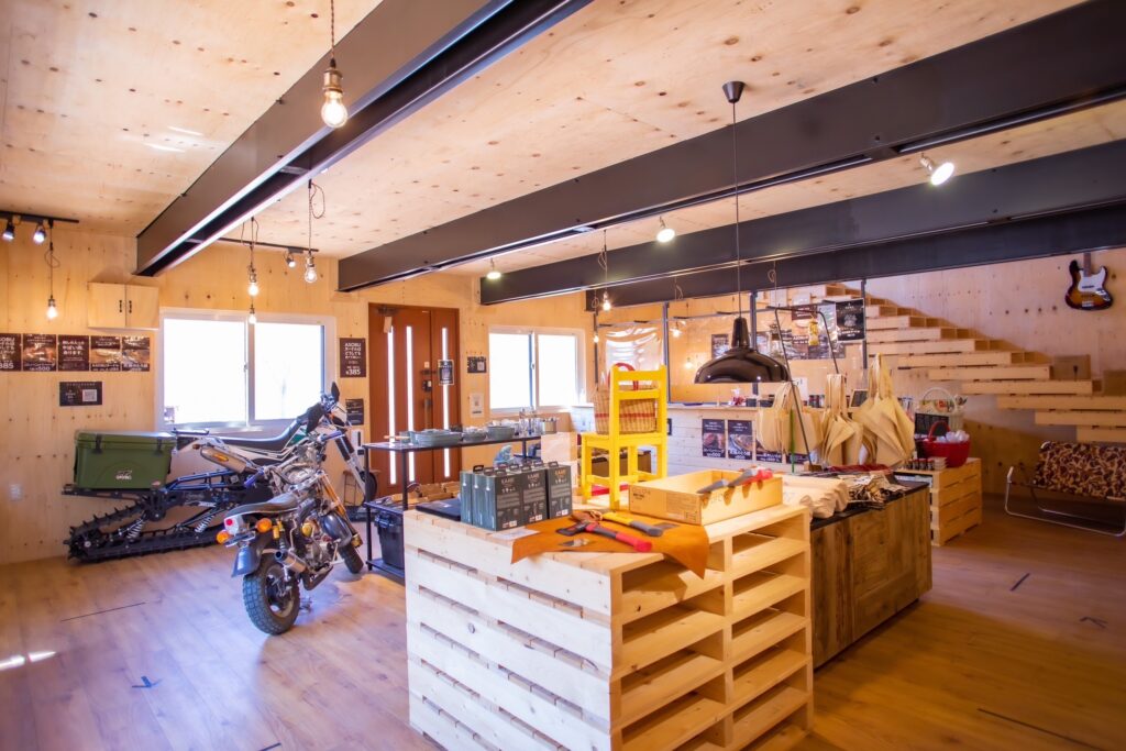 这是由关东总社的日本工匠建造的一个例子。我们还可以进行土木工程、设计和施工，从新建的酒店和公寓到照相馆，如图所示。凭借这种质量，我们的价格比其他公司低。