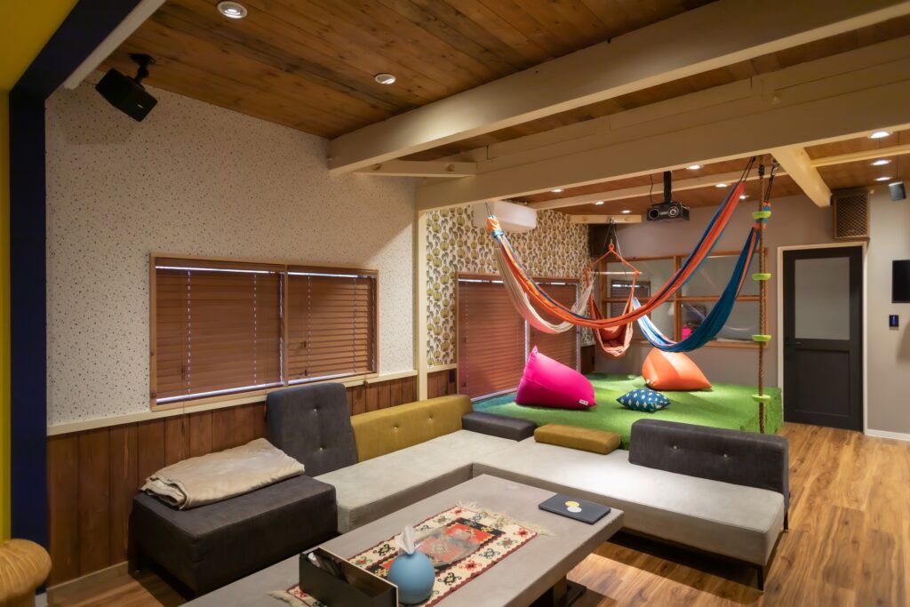 関東装社の日本の職人を使った工事の施工例です。新築一棟ホテル、マンションから写真のように個人宅様のデザインや改修工事の施工も可能です
这是由关东总社的日本工匠建造的一个例子。我们可以设计和翻新新建的酒店、公寓和私人住宅，如图所示。