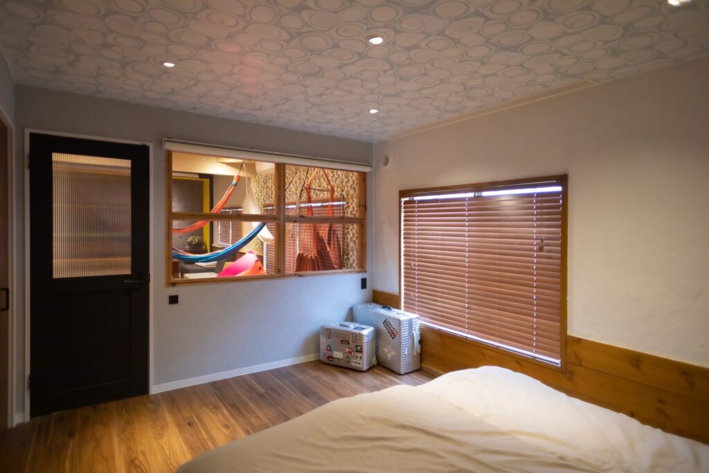 関東装社の日本の職人を使った工事の施工例です。新築一棟ホテル、マンションから写真のように個人宅様のデザインや改修工事の施工も可能です
这是由关东总社的日本工匠建造的一个例子。我们可以设计和翻新新建的酒店、公寓和私人住宅，如图所示。