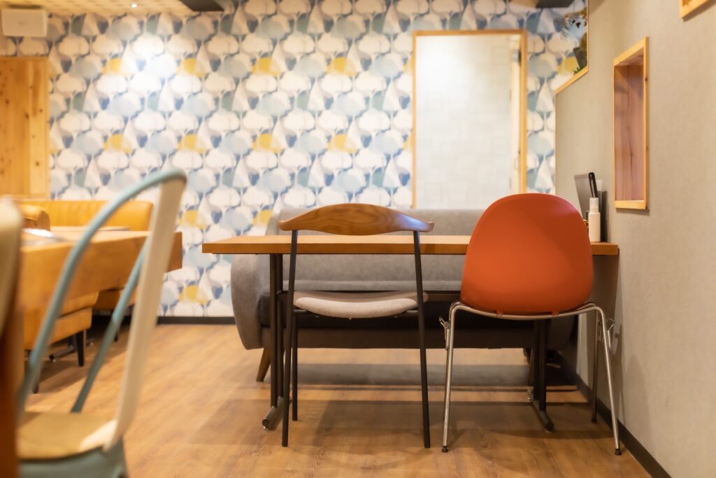 这是由关东总社的日本工匠建造的一个例子。我们可以设计和建造新建的酒店、公寓和咖啡馆式餐厅，如图所示。凭借这种质量，我们的价格比其他公司低。