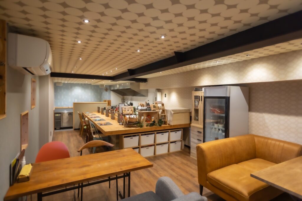 这是由关东总社的日本工匠建造的一个例子。我们可以设计和建造新建的酒店、公寓和咖啡馆式餐厅，如图所示。凭借这种质量，我们的价格比其他公司低。