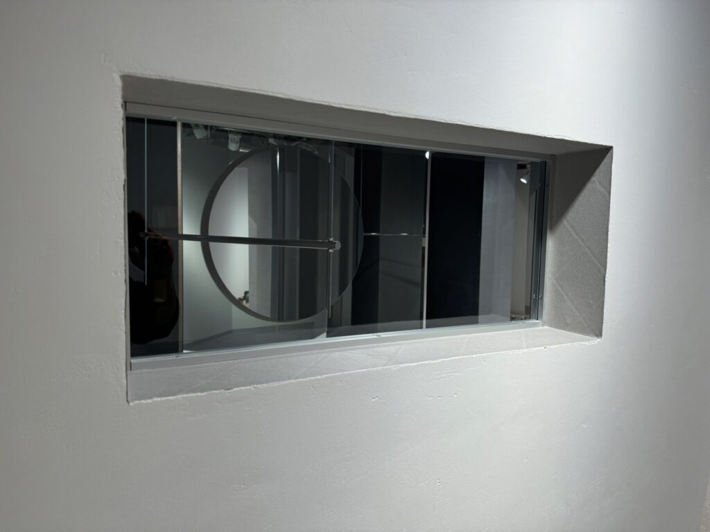 関東装社の日本の職人を使った工事の施工例です。新築一棟ホテル、マンションから写真のように湾曲の難しいデザインや施工も可能です
这是由关东总社的日本工匠建造的一个例子。从新建的酒店和公寓中，我们可以设计和建造具有如图所示的困难曲线的设计。