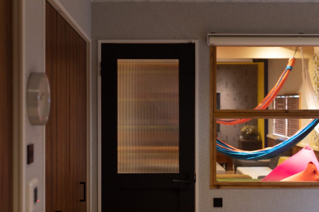 関東装社の日本の職人を使った工事の施工例です。新築一棟ホテル、マンションから写真のように個人宅様のデザインや改修工事の施工も可能です
这是由关东总社的日本工匠建造的一个例子。我们可以设计和翻新新建的酒店、公寓和私人住宅，如图所示。