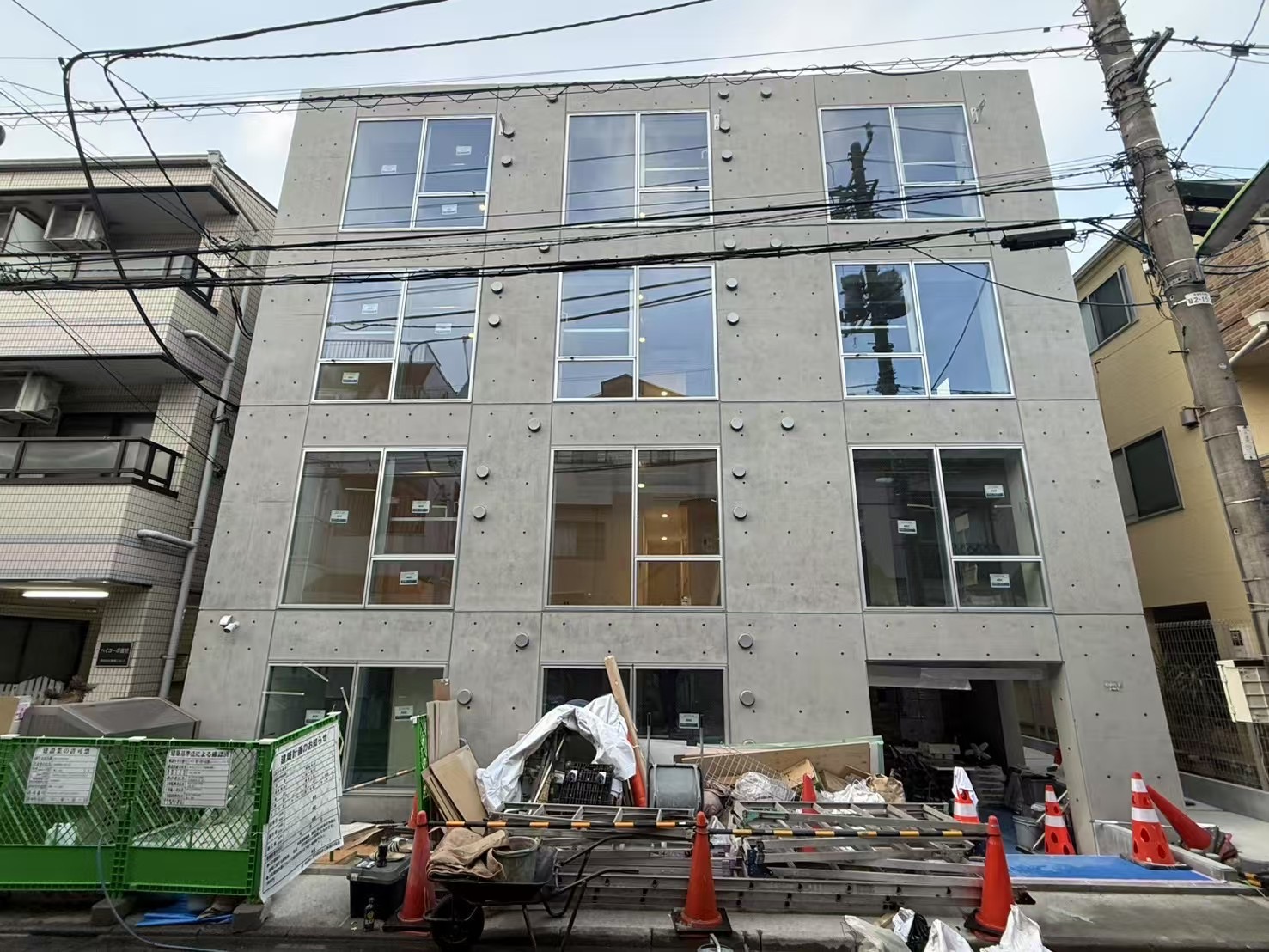 世田谷RC新築 外観施工事例 株式会社彩創建